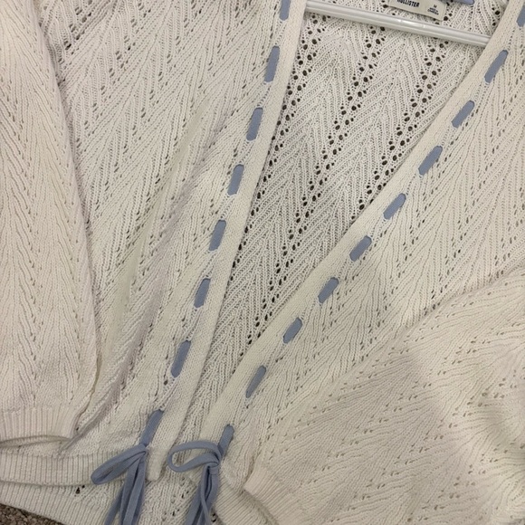 White and Blue Hollister Cardigan - Picture 3 of 3